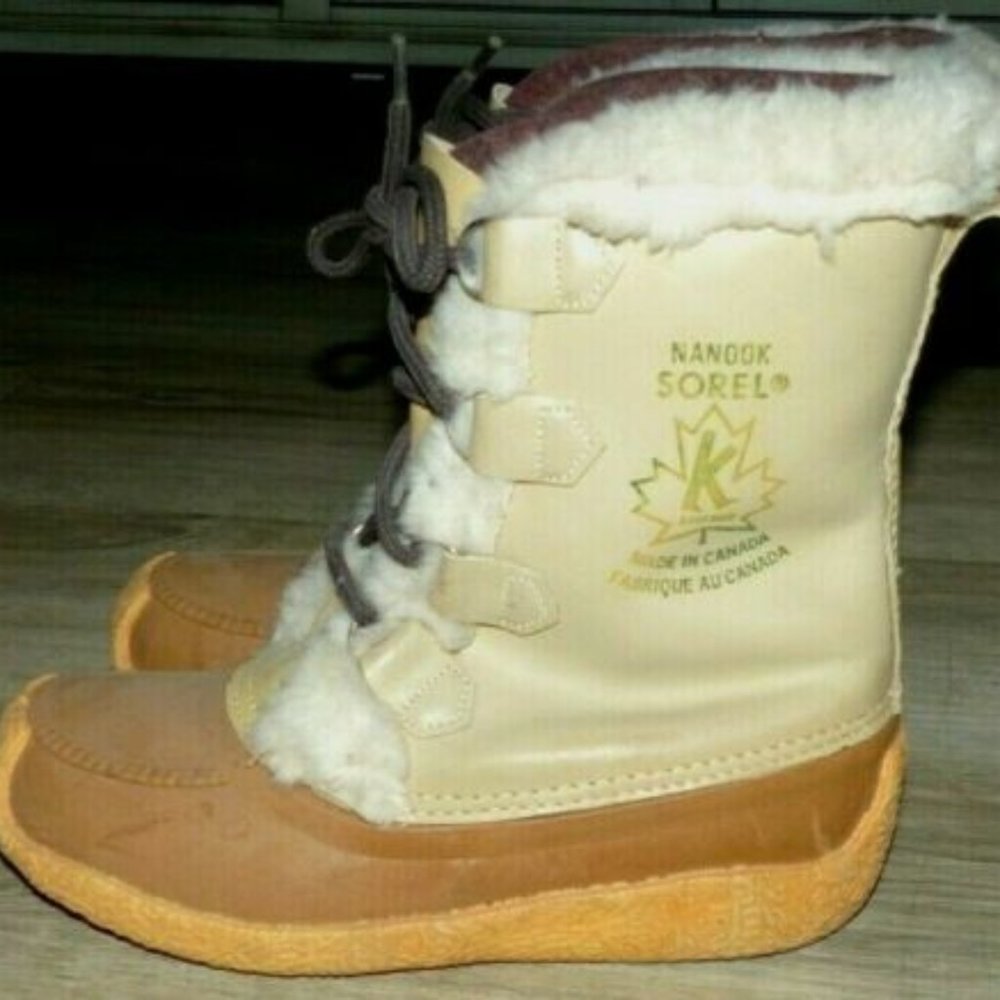 Women's 6 Sorel NANOOK Beige Leather Lined Boots